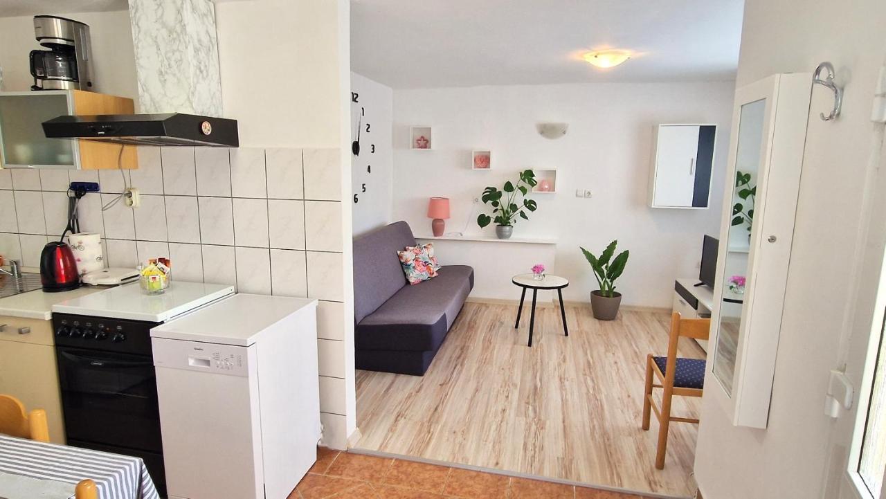 Apartment Jagoda Krk Town Exterior photo